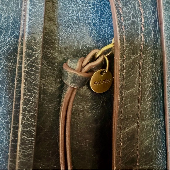 HOBO Delaney Shoulder Bag - Picture 16 of 16